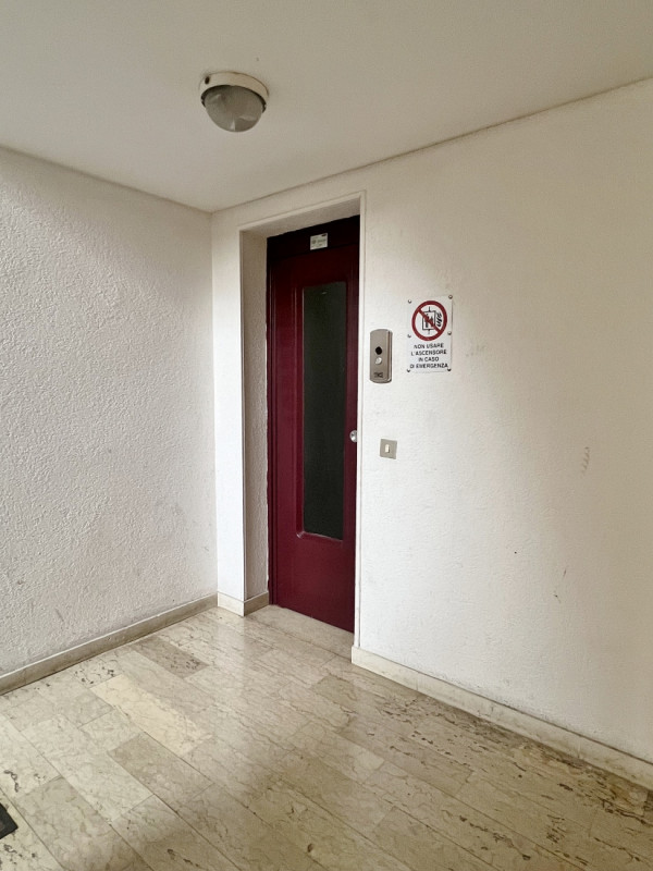 VENDESI BICAMERE CON GARAGE NEL CUORE DEL QUARTIERE DI S.BERTILLA - Rif. 8344
In un buon contesto...