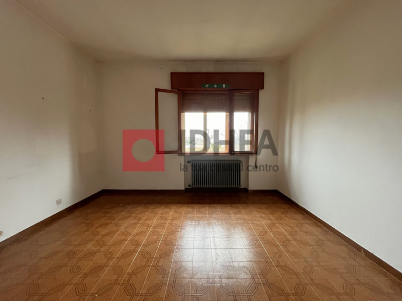 RONCADE 
RIFERIMENTO "URA2"

In tranquilla zona residenziale, a due passi dal centro di Roncade, ...