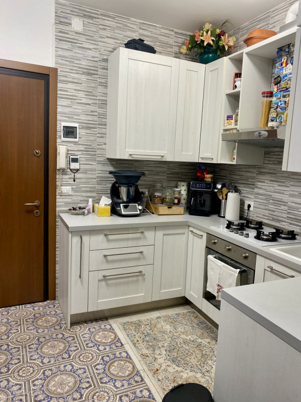 Nel cuore del quartiere San Carlo, una delle zone più apprezzate e servite di Padova, proponiamo ...