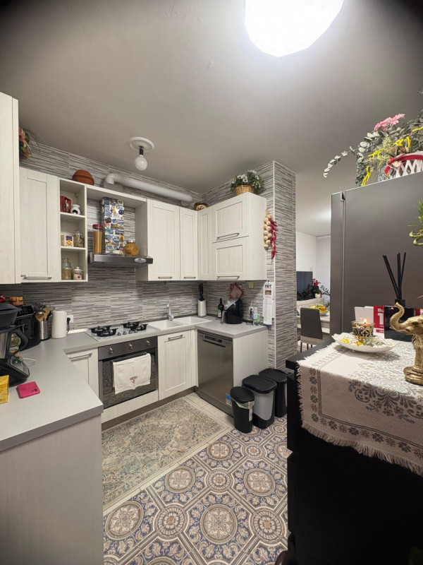 Nel cuore del quartiere San Carlo, una delle zone più apprezzate e servite di Padova, proponiamo ...