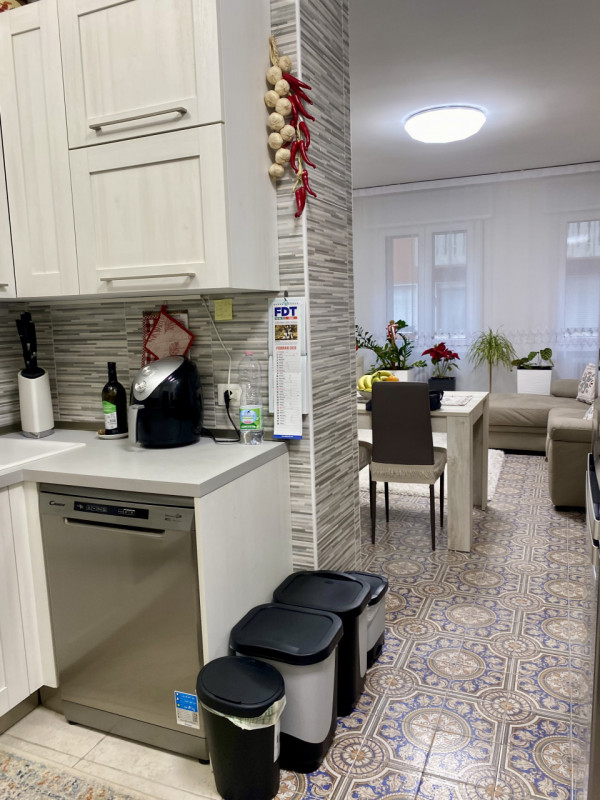 Nel cuore del quartiere San Carlo, una delle zone più apprezzate e servite di Padova, proponiamo ...