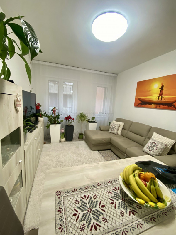 Nel cuore del quartiere San Carlo, una delle zone più apprezzate e servite di Padova, proponiamo ...