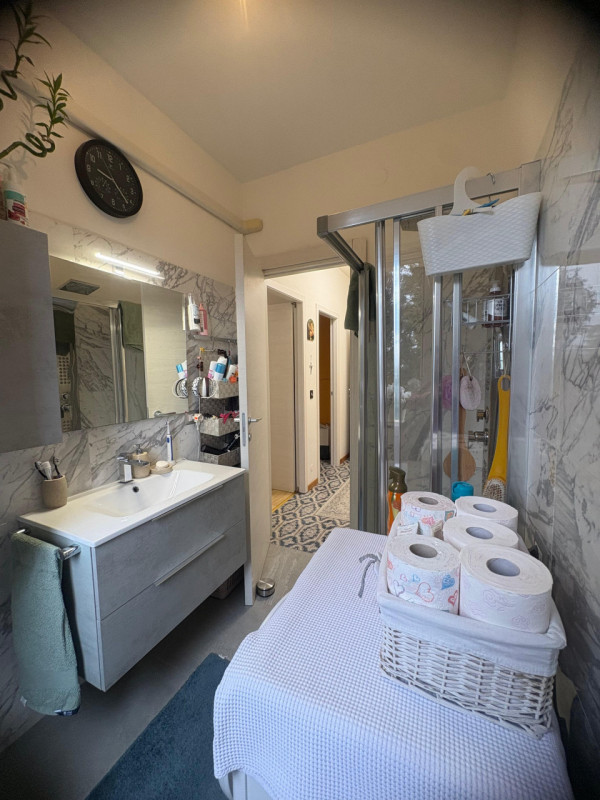 Nel cuore del quartiere San Carlo, una delle zone più apprezzate e servite di Padova, proponiamo ...