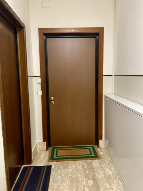 Nel cuore del quartiere San Carlo, una delle zone più apprezzate e servite di Padova, proponiamo ...