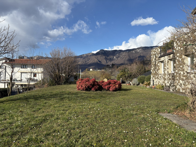 CARRE' - Villa Indipendente con ampio giardino € 445.000,00

Trattativa Unica immobiliare, via Pr...