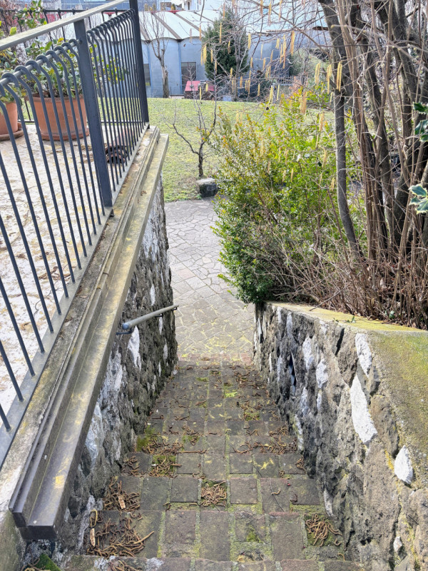 CARRE' - Villa Indipendente con ampio giardino € 445.000,00

Trattativa Unica immobiliare, via Pr...