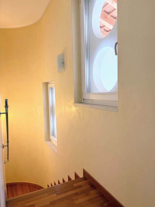 CARRE' - Villa Indipendente con ampio giardino € 445.000,00

Trattativa Unica immobiliare, via Pr...