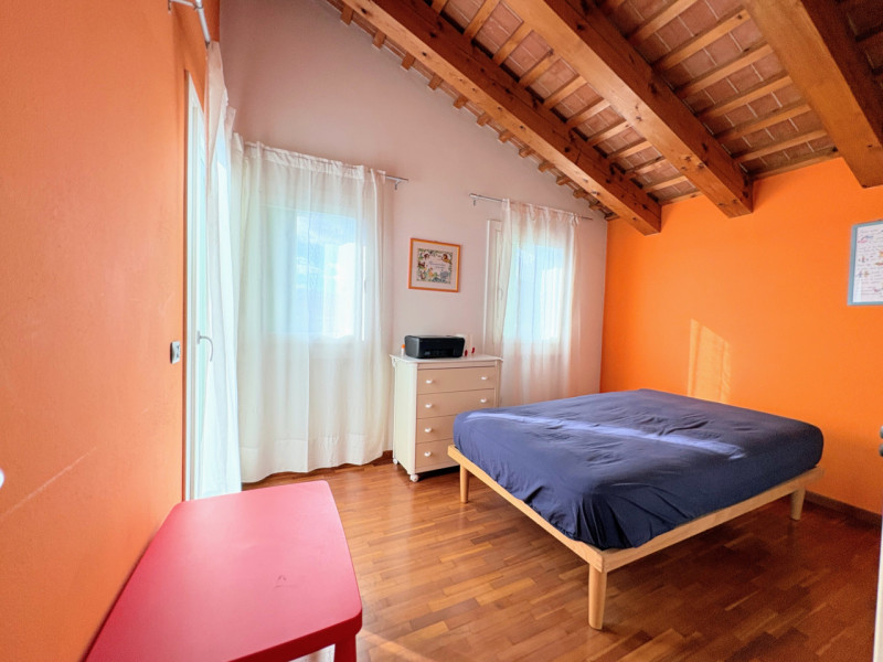 CARRE' - Villa Indipendente con ampio giardino € 445.000,00

Trattativa Unica immobiliare, via Pr...