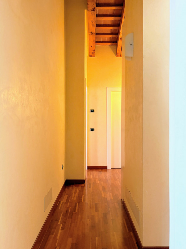 CARRE' - Villa Indipendente con ampio giardino € 445.000,00

Trattativa Unica immobiliare, via Pr...