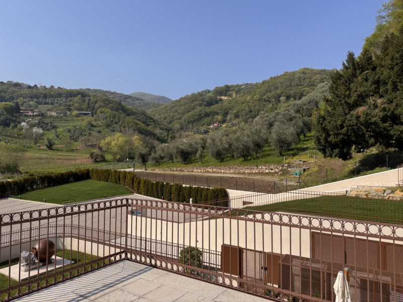 Rif. BAA305 (per info +39 3923361100 Beatrice)

Proponiamo in affitto un esclusivo appartamento d...