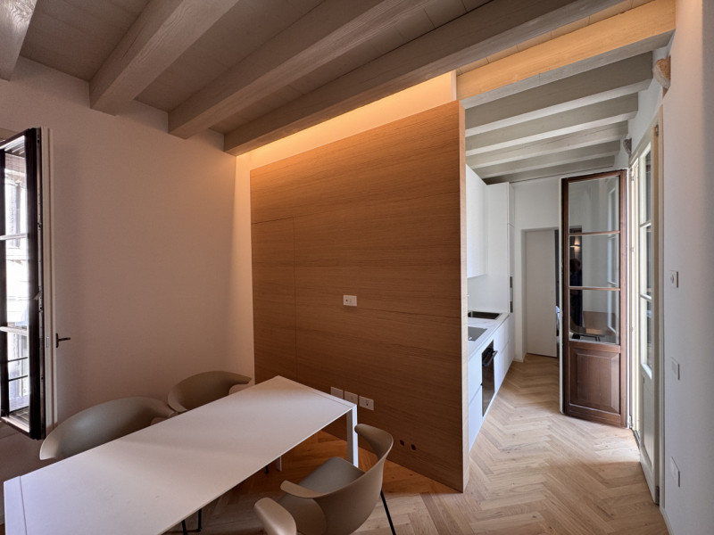 Rif. BAA305 (per info +39 3923361100 Beatrice)

Proponiamo in affitto un esclusivo appartamento d...