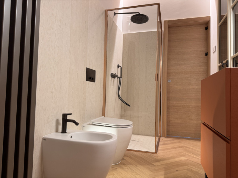 Rif. BAA305 (per info +39 3923361100 Beatrice)

Proponiamo in affitto un esclusivo appartamento d...