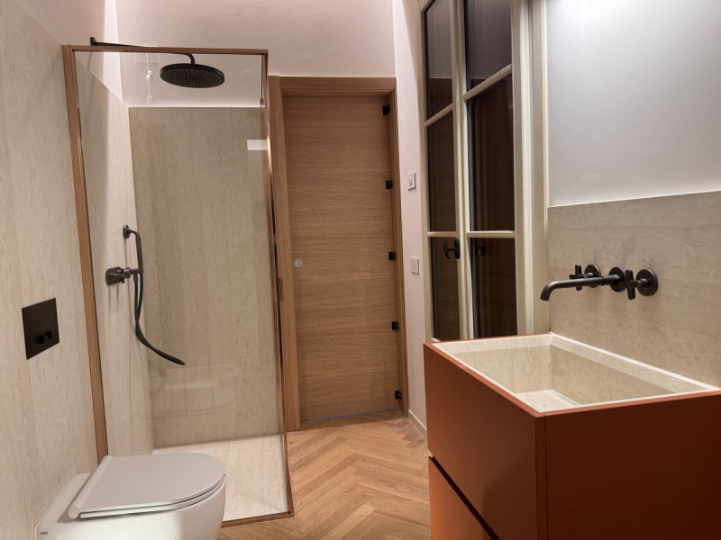 Rif. BAA305 (per info +39 3923361100 Beatrice)

Proponiamo in affitto un esclusivo appartamento d...