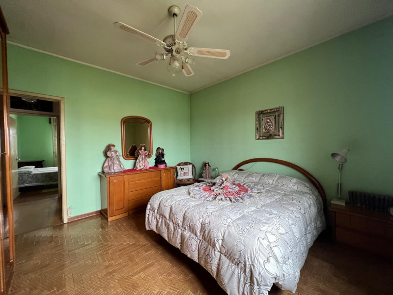 COMPOSIZIONE:
Proponiamo in vendita casa singola con garage e magazzino di pertinenza. Al primo p...