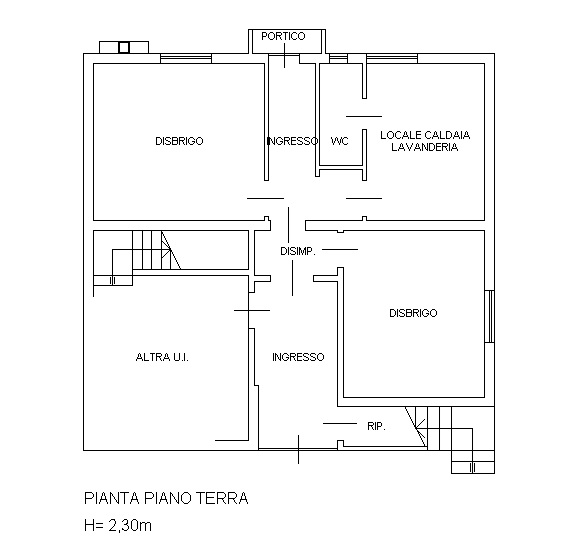 COMPOSIZIONE:
Proponiamo in vendita casa singola con garage e magazzino di pertinenza. Al primo p...