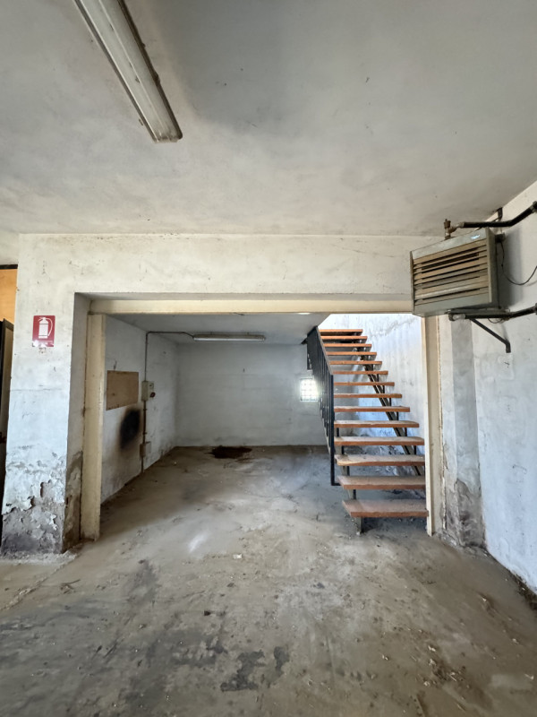 COMPOSIZIONE:
Proponiamo in vendita porzione di bifamiliare attualmente allo stato grezzo. Al pia...