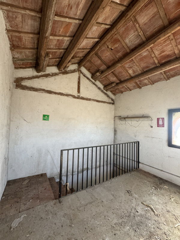 COMPOSIZIONE:
Proponiamo in vendita porzione di bifamiliare attualmente allo stato grezzo. Al pia...