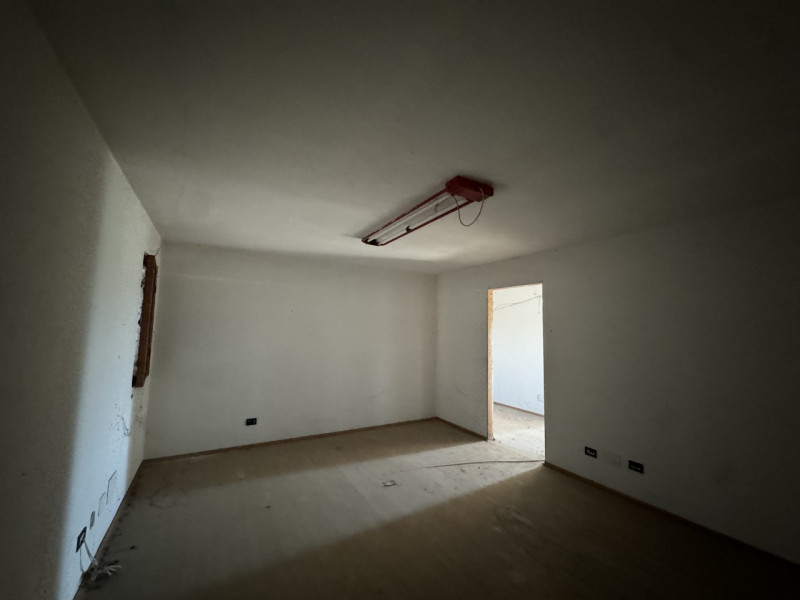 COMPOSIZIONE:
Proponiamo in vendita porzione di bifamiliare attualmente allo stato grezzo. Al pia...