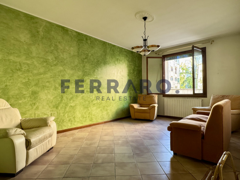 Treviso, Santa Maria del Rovere. Codice AV26.

In posizione strategica, a pochi passi dal futuro ...