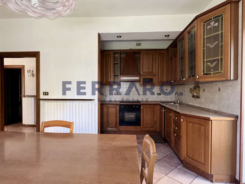 Treviso, Santa Maria del Rovere. Codice AV26.

In posizione strategica, a pochi passi dal futuro ...