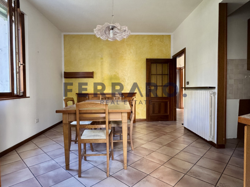 Treviso, Santa Maria del Rovere. Codice AV26.

In posizione strategica, a pochi passi dal futuro ...