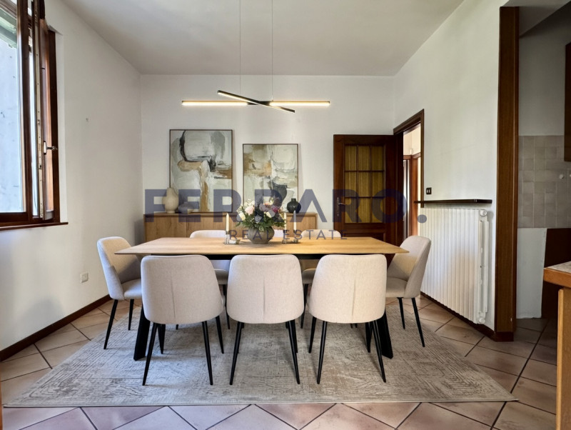 Treviso, Santa Maria del Rovere. Codice AV26.

In posizione strategica, a pochi passi dal futuro ...