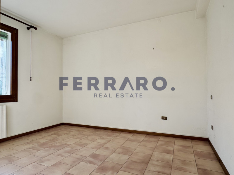 Treviso, Santa Maria del Rovere. Codice AV26.

In posizione strategica, a pochi passi dal futuro ...