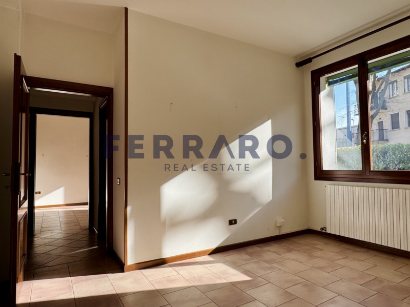 Treviso, Santa Maria del Rovere. Codice AV26.

In posizione strategica, a pochi passi dal futuro ...