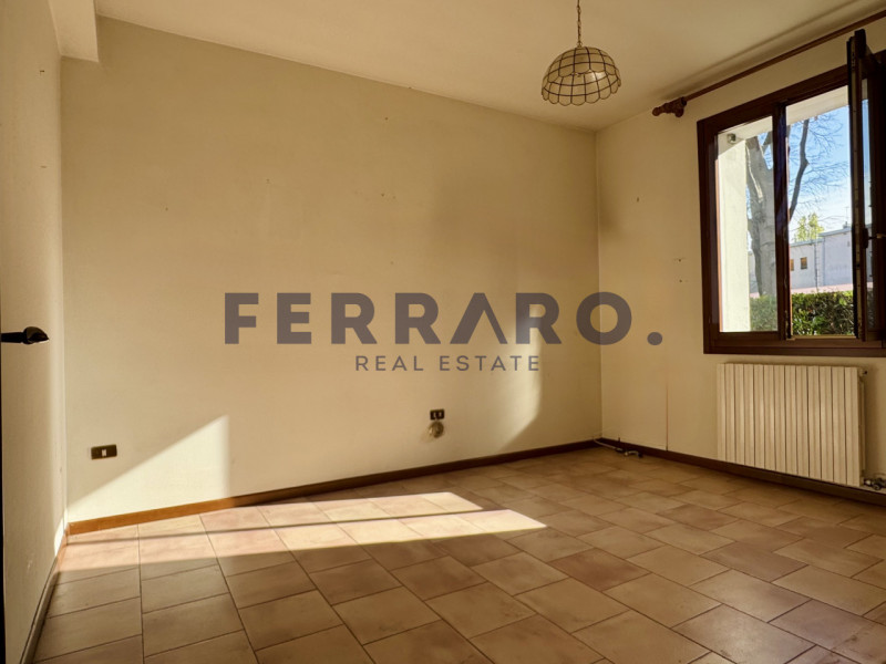 Treviso, Santa Maria del Rovere. Codice AV26.

In posizione strategica, a pochi passi dal futuro ...