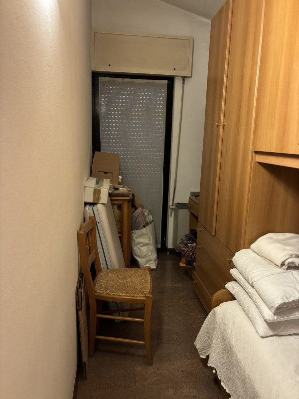 Vicenza, zona ovest, in piccolo contesto, secondo ed ultimo piano, proponiamo ampio midi arredato...