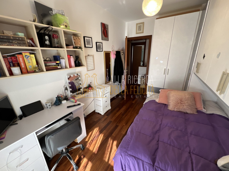 TORREBELVICINO: in zona tranquilla, CASA A SCHIERA CENTRALE servita da giardino esclusivo e garag...