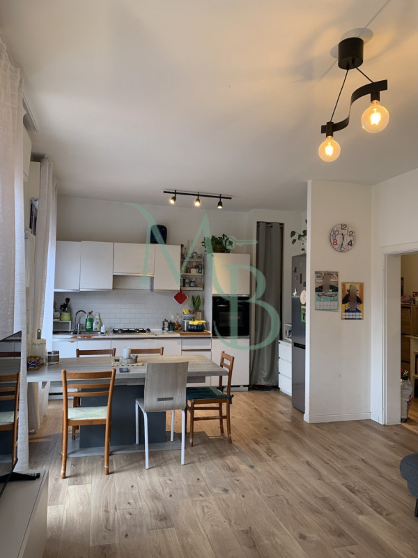 MIRANO (VE): Immobiliare MB propone in vendita, in esclusiva, un appartamento quadrilocale con bu...