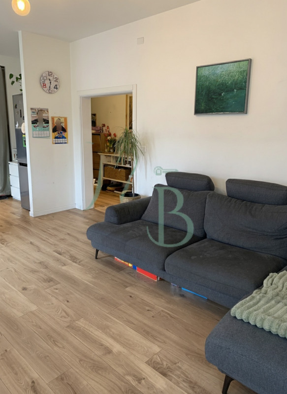 MIRANO (VE): Immobiliare MB propone in vendita, in esclusiva, un appartamento quadrilocale con bu...