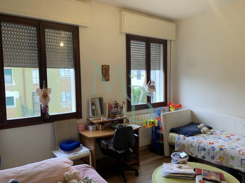 MIRANO (VE): Immobiliare MB propone in vendita, in esclusiva, un appartamento quadrilocale con bu...