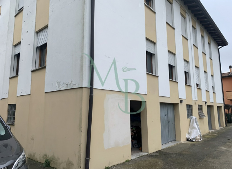 MIRANO (VE): Immobiliare MB propone in vendita, in esclusiva, un appartamento quadrilocale con bu...