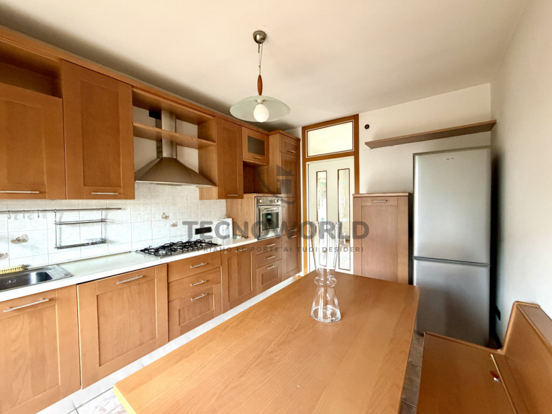 Scopri il tuo nuovo rifugio nella tranquillità di Castelnovo, un'area residenziale nel comune di ...