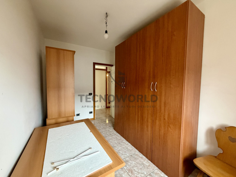 Scopri il tuo nuovo rifugio nella tranquillità di Castelnovo, un'area residenziale nel comune di ...