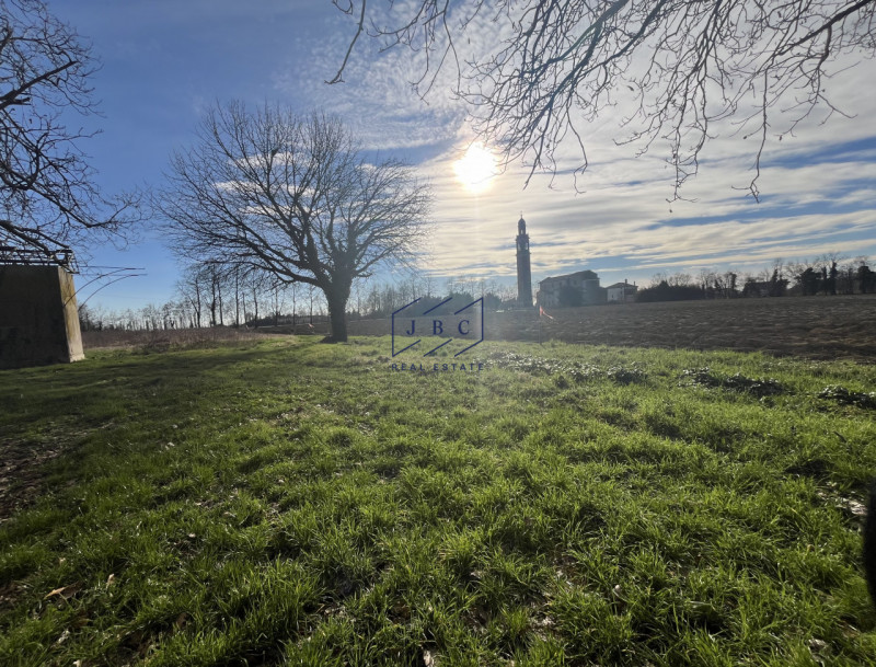 BUSCO DI PONTE DI PIAVE - (TV)

Rustico da ristrutturare situato nella tranquilla località di Bus...