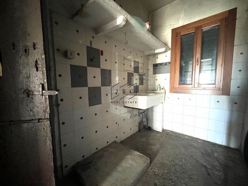 BUSCO DI PONTE DI PIAVE - (TV)

Rustico da ristrutturare situato nella tranquilla località di Bus...