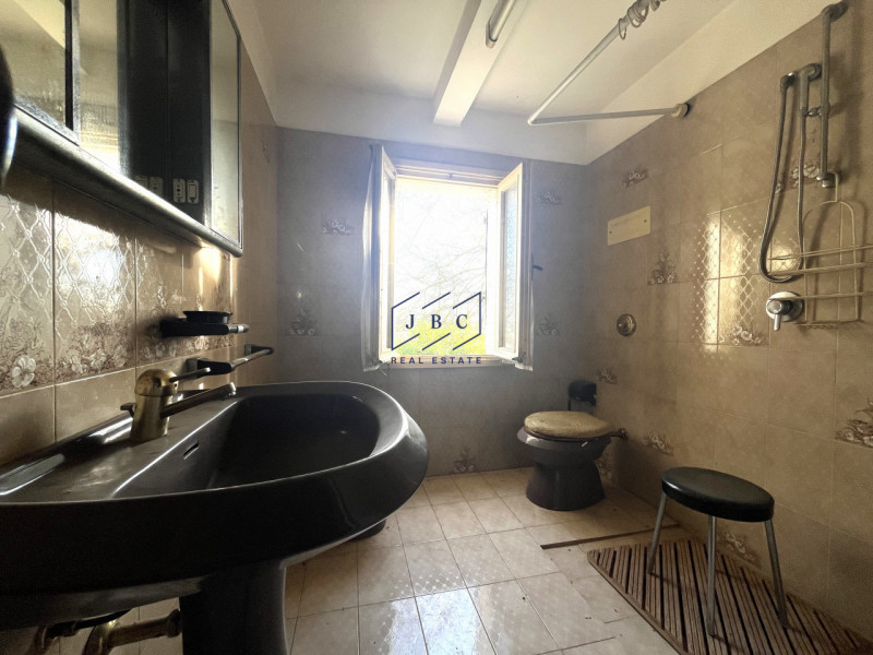 BUSCO DI PONTE DI PIAVE - (TV)

Rustico da ristrutturare situato nella tranquilla località di Bus...