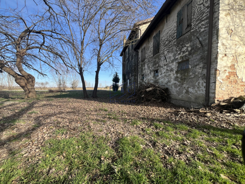BUSCO DI PONTE DI PIAVE - (TV)

Rustico da ristrutturare situato nella tranquilla località di Bus...