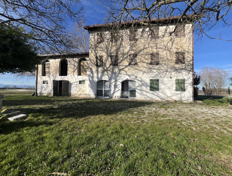 BUSCO DI PONTE DI PIAVE - (TV)

Rustico da ristrutturare situato nella tranquilla località di Bus...