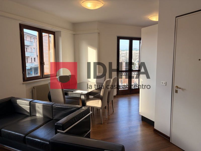 VILLORBA - CARITA'

"""RIFERIMENTO BB01"""

L'agenzia immobiliare Idhea propone appartamento tril...