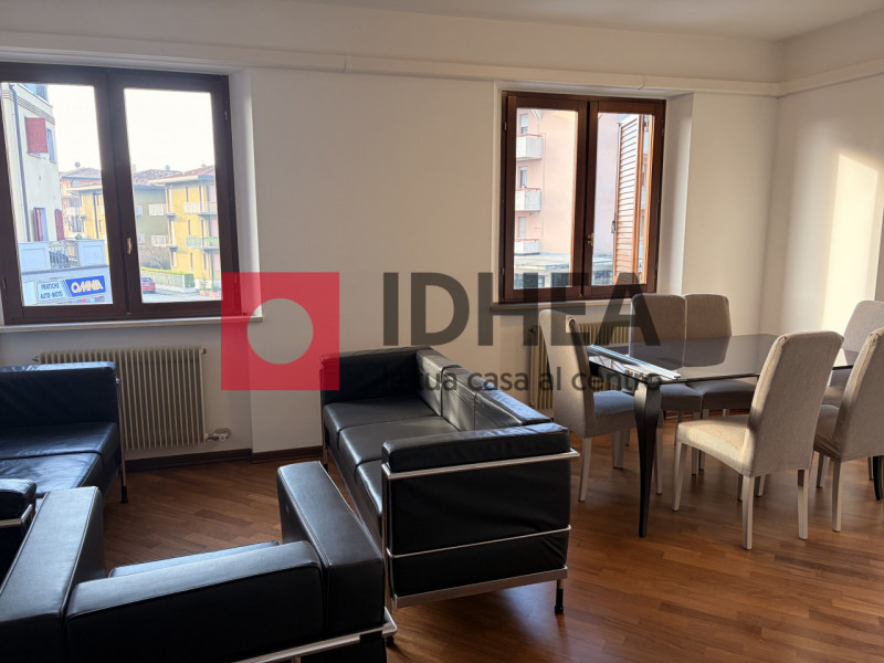 VILLORBA - CARITA'

"""RIFERIMENTO BB01"""

L'agenzia immobiliare Idhea propone appartamento tril...