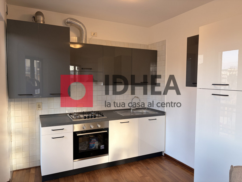 VILLORBA - CARITA'

"""RIFERIMENTO BB01"""

L'agenzia immobiliare Idhea propone appartamento tril...