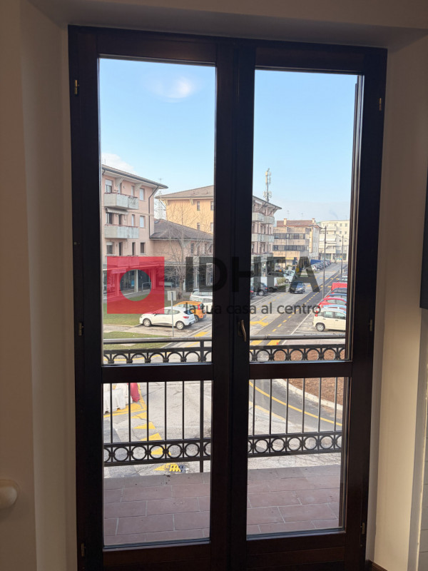 VILLORBA - CARITA'

"""RIFERIMENTO BB01"""

L'agenzia immobiliare Idhea propone appartamento tril...