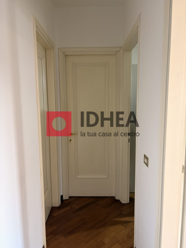 VILLORBA - CARITA'

"""RIFERIMENTO BB01"""

L'agenzia immobiliare Idhea propone appartamento tril...