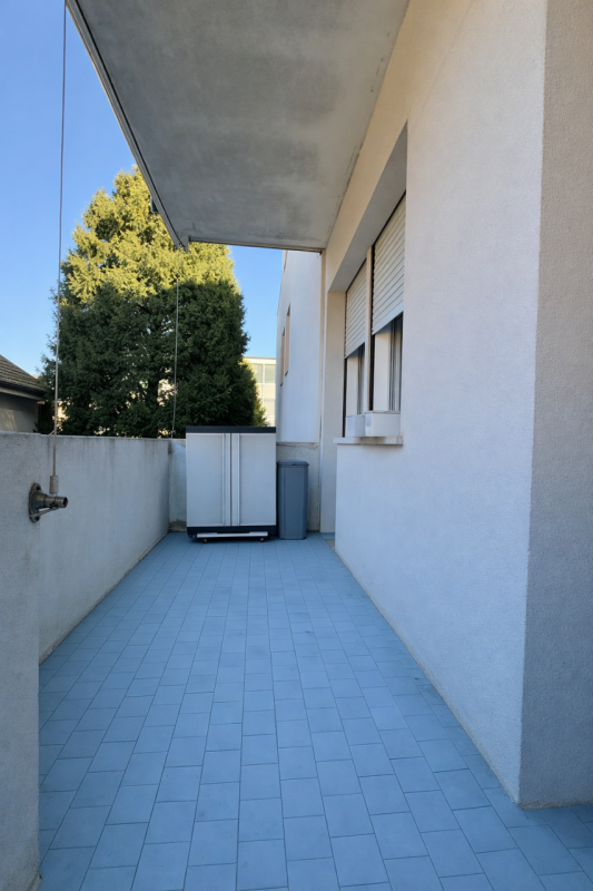 In posizione tranquilla e riservata, all’interno di una via chiusa lontana dal traffico ma a poch...