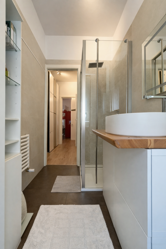 In posizione tranquilla e riservata, all’interno di una via chiusa lontana dal traffico ma a poch...