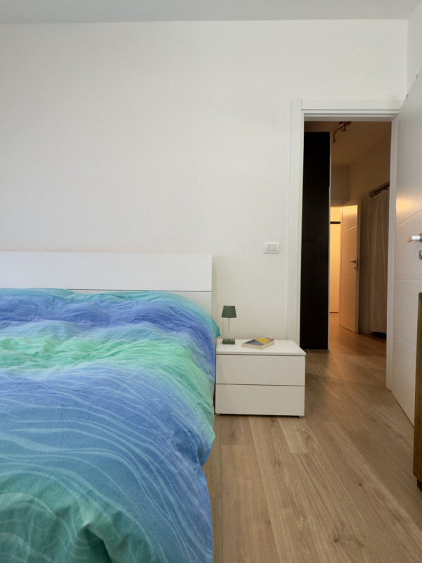 In posizione tranquilla e riservata, all’interno di una via chiusa lontana dal traffico ma a poch...